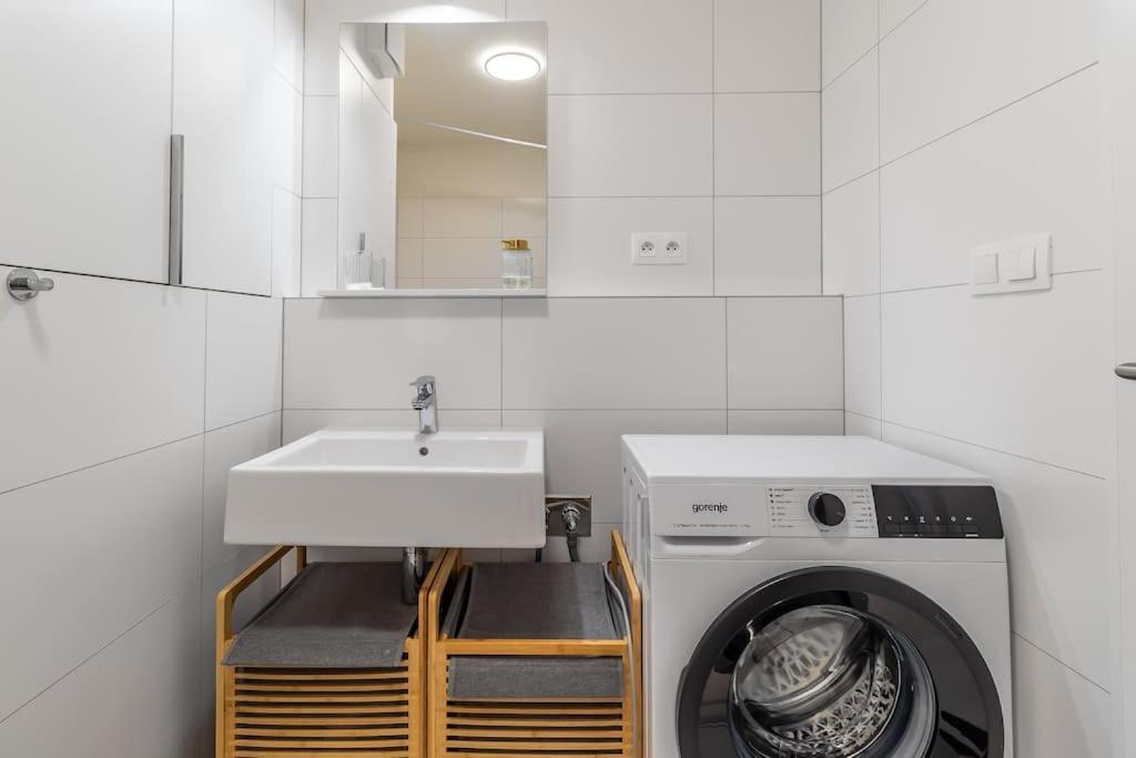 Cozy Apartment Near City Centrum And Bratislava Airport المظهر الخارجي الصورة