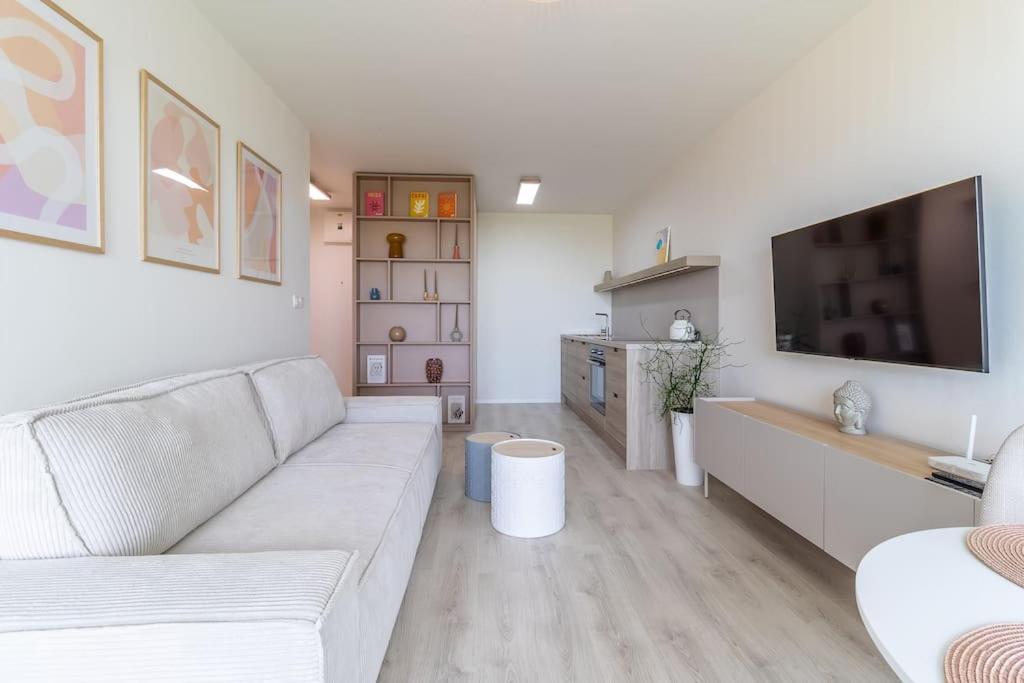 Cozy Apartment Near City Centrum And Bratislava Airport المظهر الخارجي الصورة